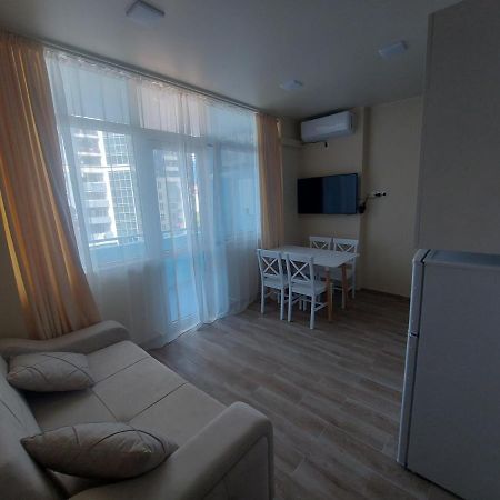 Andrew'S 2 Rooms Apartment In Batumi Ანდრიას 2 Ოთახიანი Აპარტამენტი Ბათუმში Exterior foto